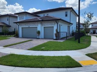 12332 SW 44th St, Fort Lauderdale, FL 33330