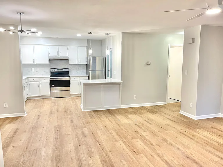 1032 Churchill Downs Ct #B — Photo 1