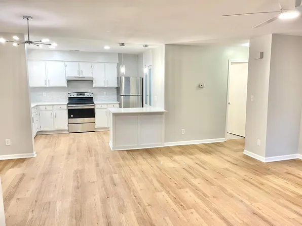 1032 Churchill Downs Ct APT B, Charlotte, NC 28211