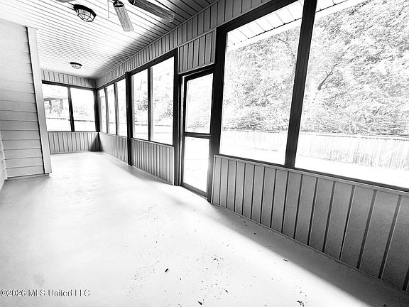 3rd image of 2017 Eastridge Cir