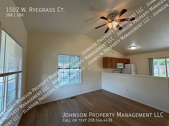 4th image of 1502 W Ryegrass Ct