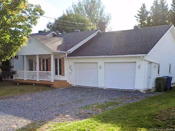 19 Belisle Ave, Edmundston, NB E3V 3W9