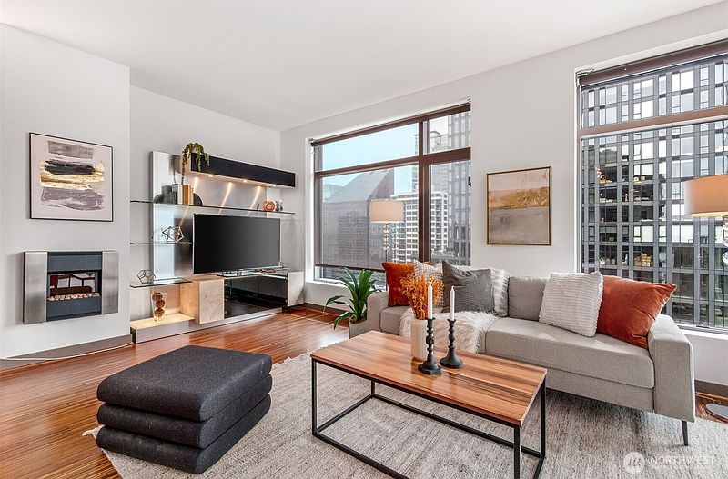 2nd image of 2033 2nd Avenue #1507