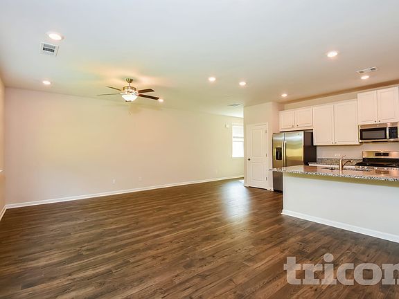 2nd image of 152 Chapelcrest Ln