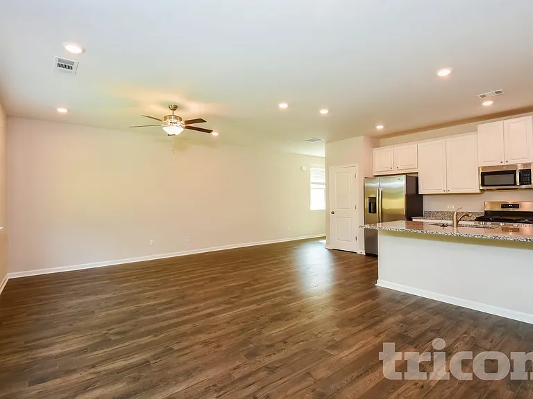 152 Chapelcrest Ln — Photo 2