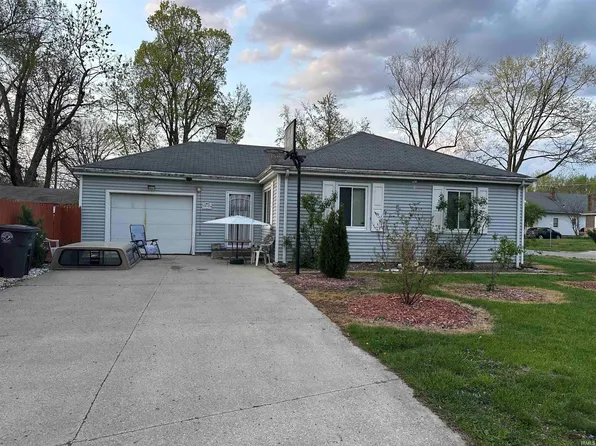 1925 Niagara Dr, Fort Wayne, IN 46805