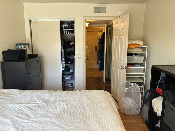 3rd image of 847 Rose Ave #16