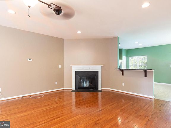 5th image of 486 Jacobsen Dr