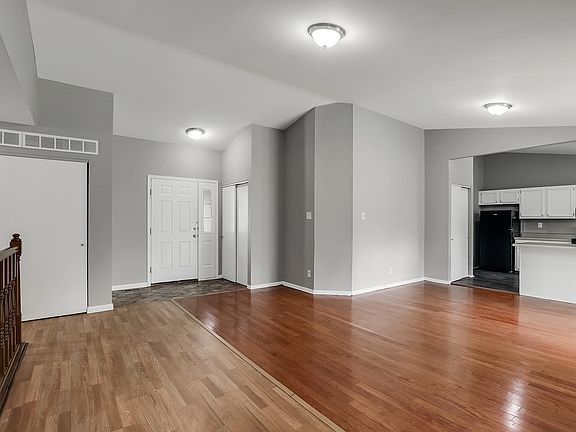 4th image of 11548 Raymond Ave