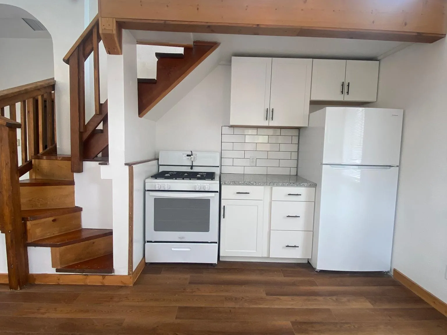1712 Lead Ave SE — Photo 2