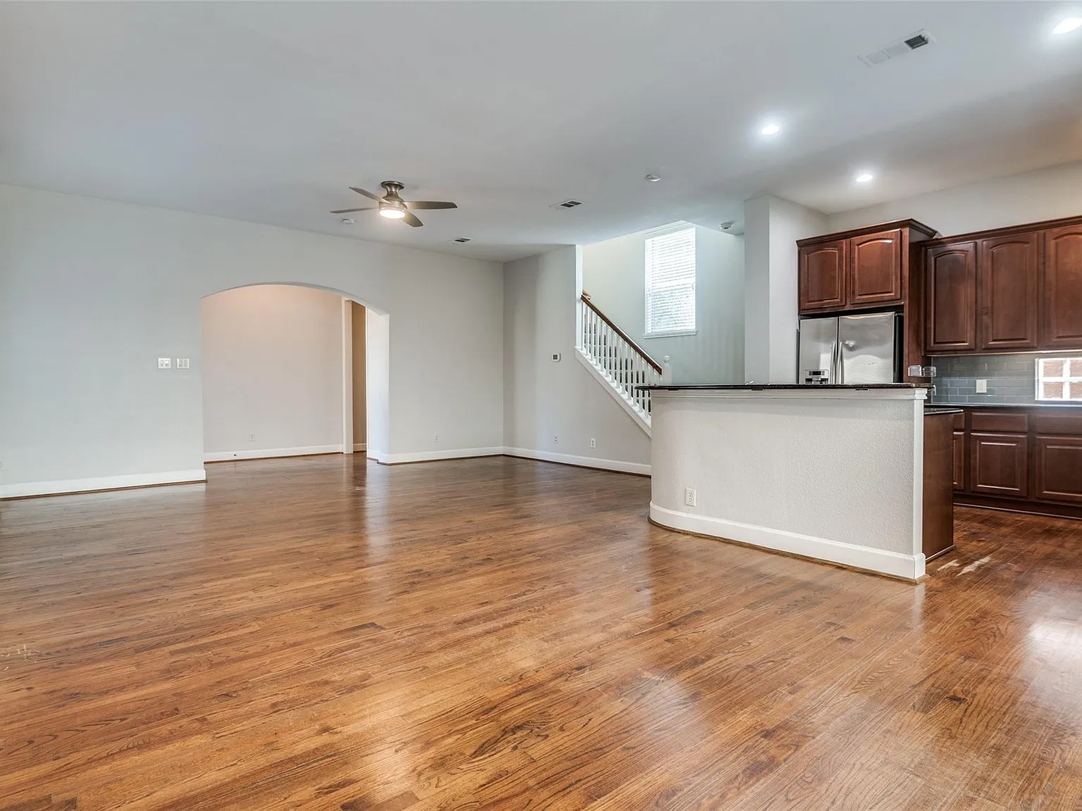3 bed, 3109 sqft, $4,700 — Photo 3