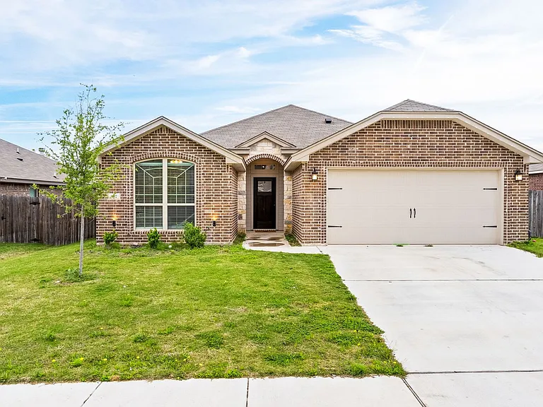 907 McLaury Cv — Photo 1