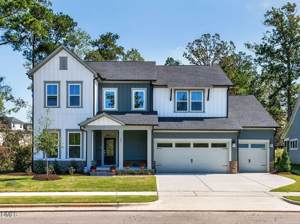 925 Serenity Walk Pkwy, Fuquay Varina, NC 27526