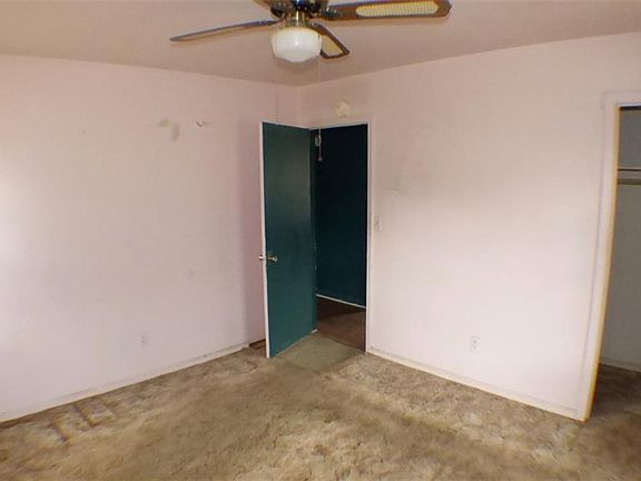 4th image of 3713 Willow Ln