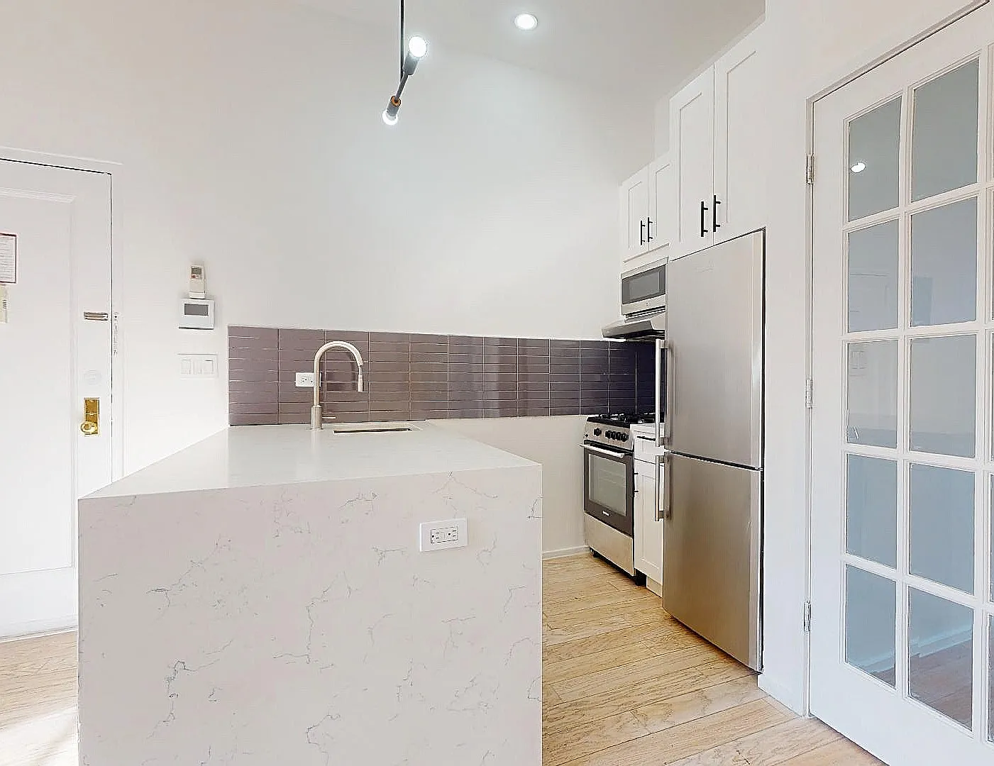 473 Central Park West — Photo 3