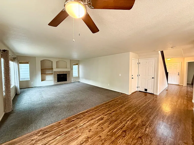 2045 Prairie Hill Dr — Photo 17