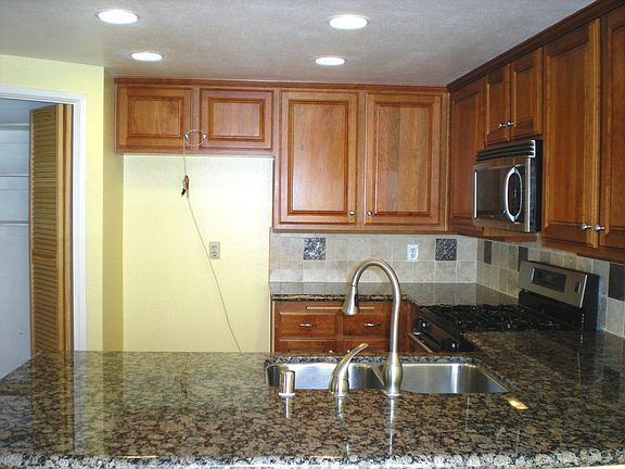 4th image of 20 Abbey Ln
