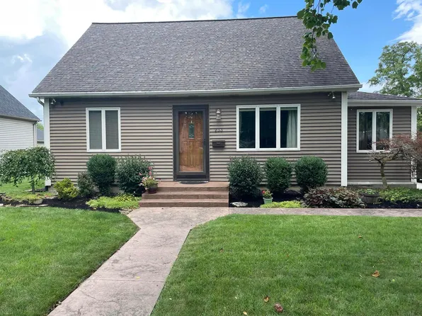 233 S Stratton Way, Decatur, IN 46733