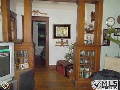 625 Oliver LR down2.jpg