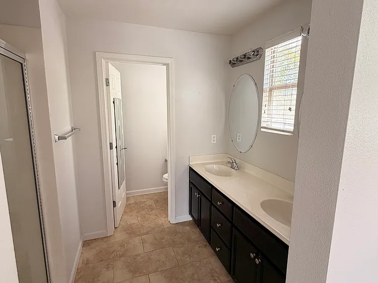 2221 Amaryllis Cir — Photo 8