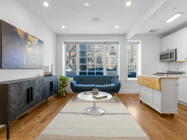 366 Gates Avenue image 1 of 10