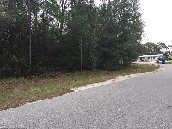 3rd image of 741 Memorial Dr