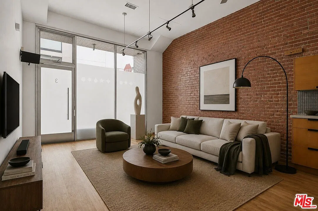 1 bed, 1.0 bath, 1050 sqft, $4,950 — Photo 1