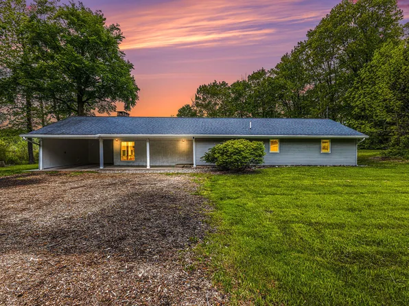 9035 Lincoln Lake Rd NE, Greenville, MI 48838