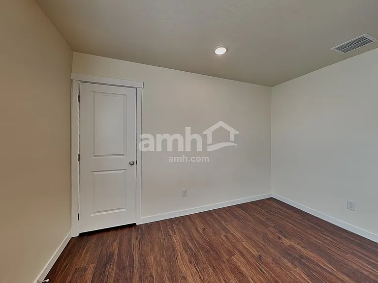 1519 N Barkvine Ave — Photo 17