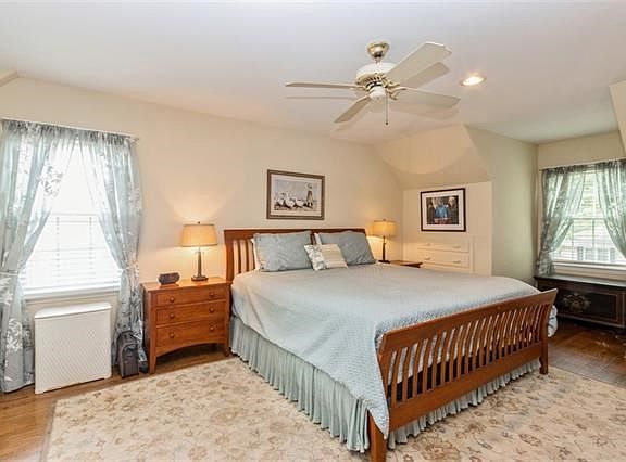 3rd image of 3712 W 52nd Ter