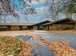 2971 E Southern Hills Blvd, Springfield, MO 65804