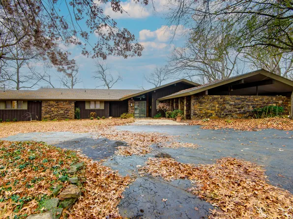 2971 E Southern Hills Boulevard, Springfield, MO 65804