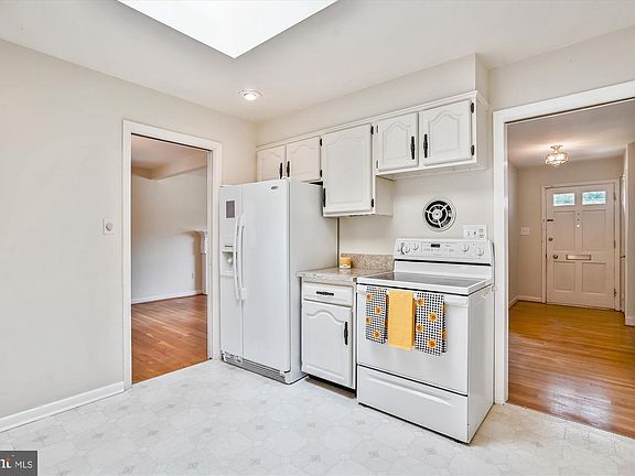 5th image of 1730 Great Falls St