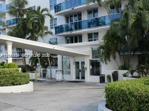 7501 E Treasure Dr APT 5J