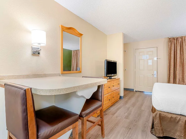 Studio Suite - 1 Queen Bed
