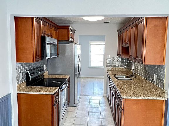 3rd image of 3610 Sylvan Ln
