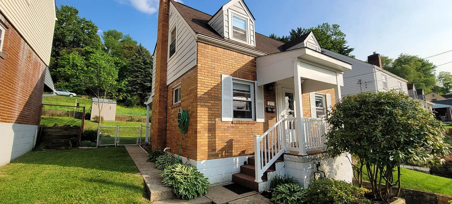 217 Outlook St photo 1