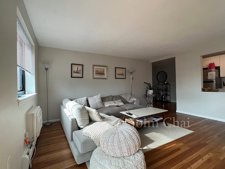 95 Sutherland Rd #2D — Photo 8