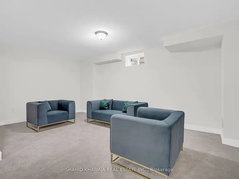 641 Leatherleaf Lndg — Photo 39
