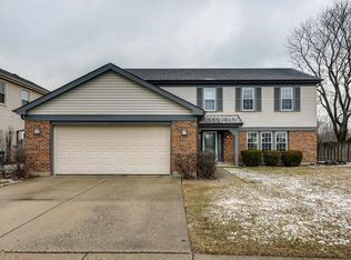 288 E Fox Hill Dr, Buffalo Grove, IL