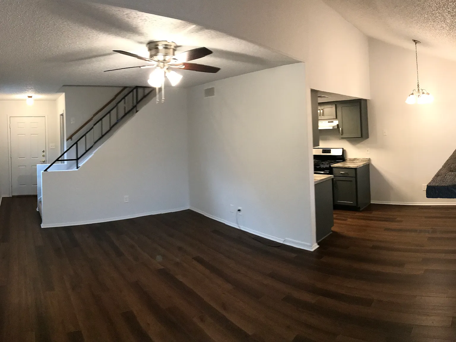 2 bed, 1.5 bath, 1000 sqft, $1,650 — Photo 2