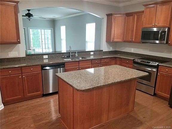 5th image of 2046 Hartwell Ln #11