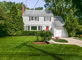 15 Pelhamside Dr, New Rochelle, NY 10801