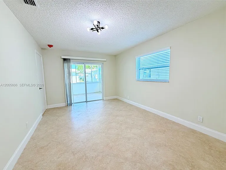 8581 NW 17th St — Photo 20
