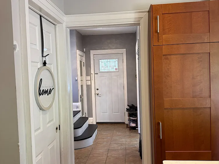 94 Roxborough Ave — Photo 16