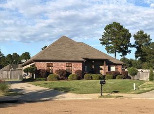 108 Sara Scotts Cv, Madison, MS 39110