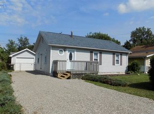 207 Guilford Rd, Vermilion, OH 44089