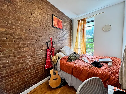 Rented by KNOCKKNOCK LLC | media 10