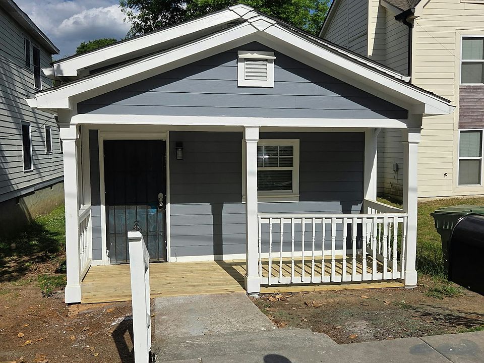 1st image of 960 Sims St SW