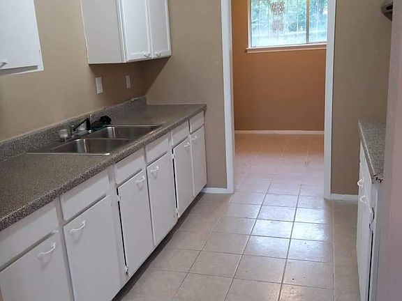 2nd image of 6403 Hollow Oaks Dr